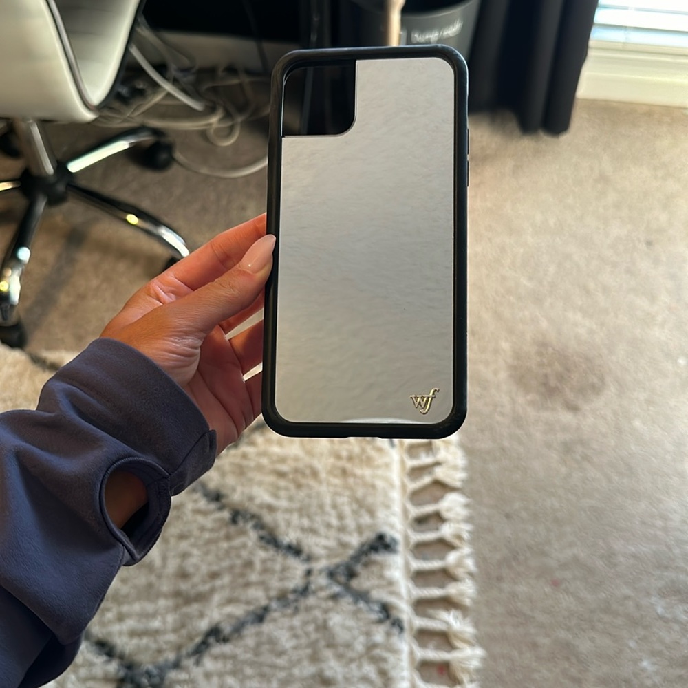 11 pro max wildflower mirror case
